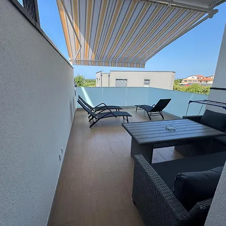 Donella Apartment