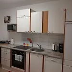 Donella Umag